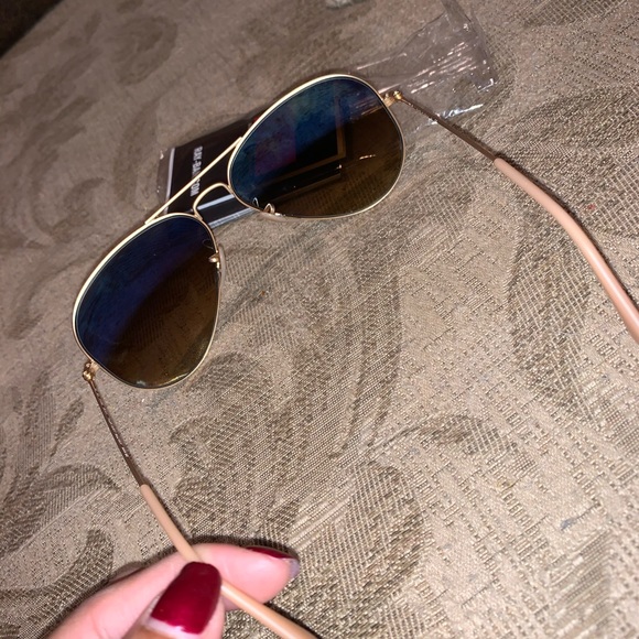 Aviator Ray-Ban (Brand New) - Picture 6 of 6